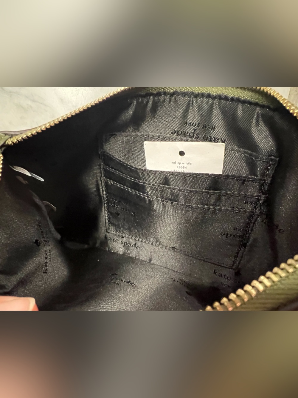 EUC! Kate Spade ♠️ Enchanted Green pebbled leather L-Zip Wristlet/Clutch$138! - Picture 8 of 10